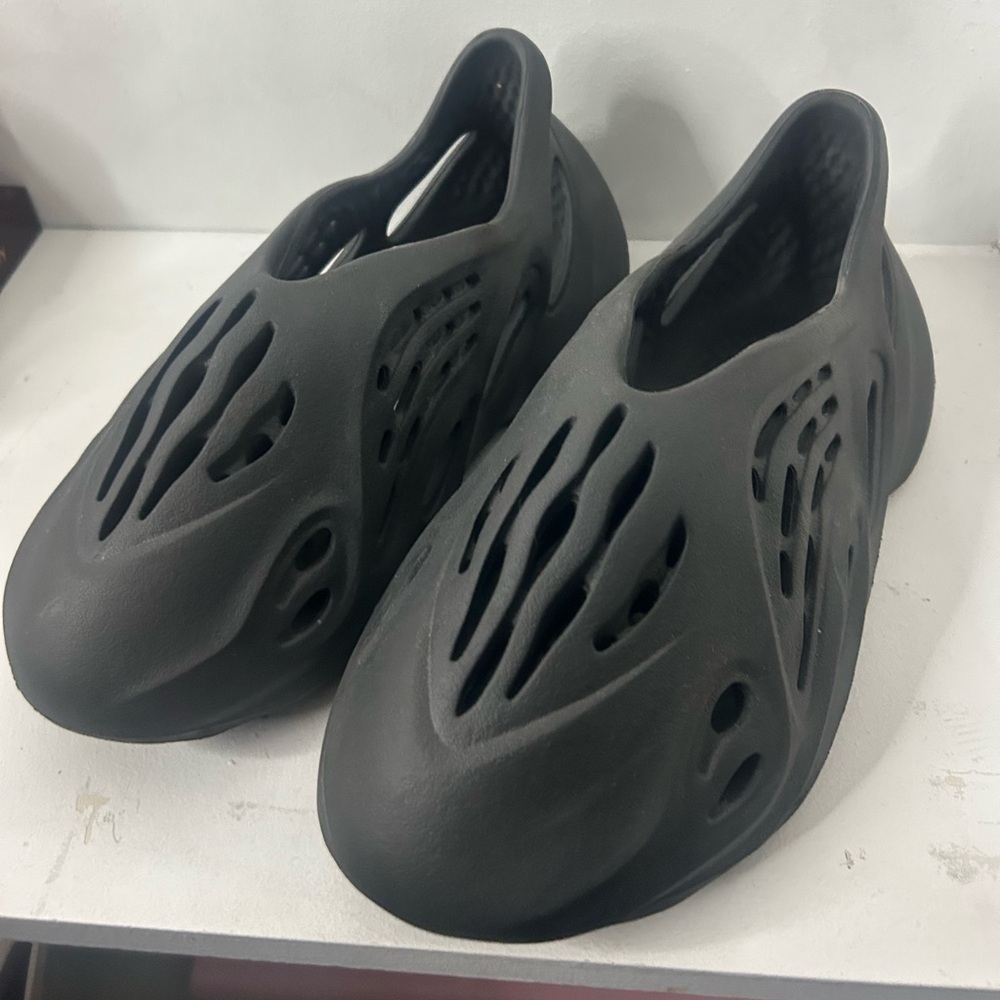 Yeezy foam runner